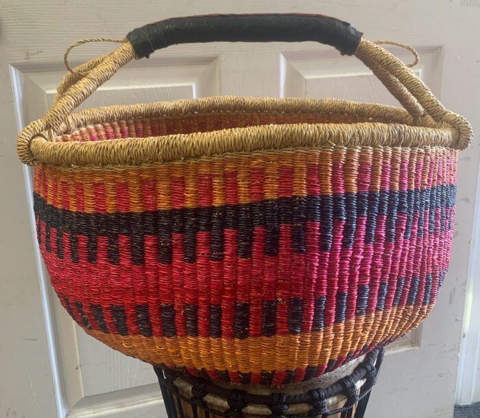 Round Ghanaian straw basket